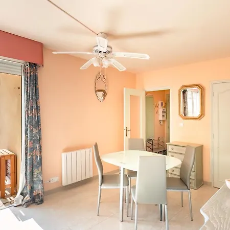 Boulouris Apartment