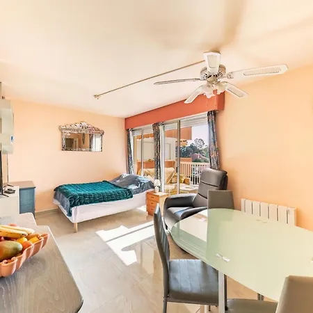 Boulouris Apartment